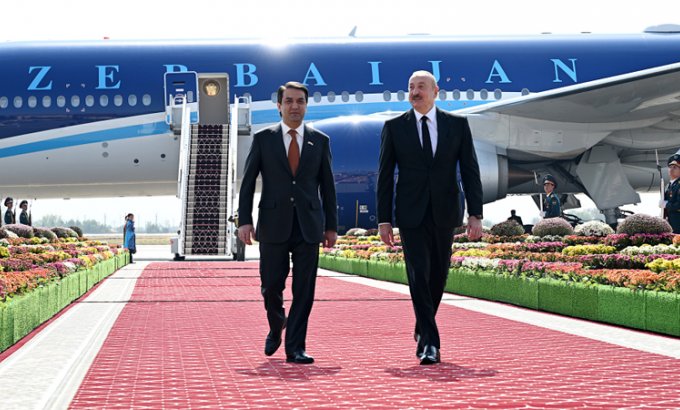 Prezident Tacikistana səfərə getdi