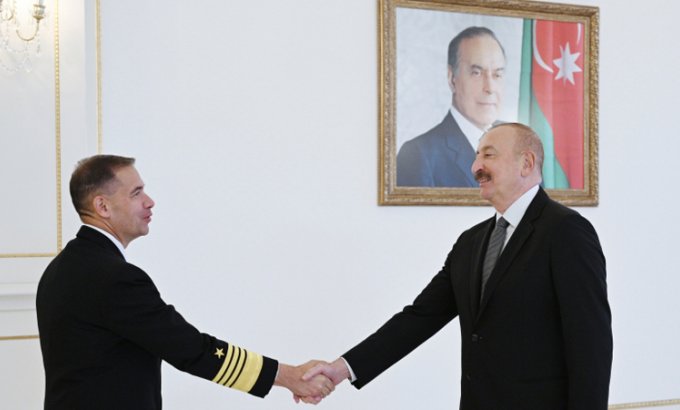 İlham Əliyev ABŞ Mərkəzi Komandanlığının komandanını qəbul etdi (FOTO)