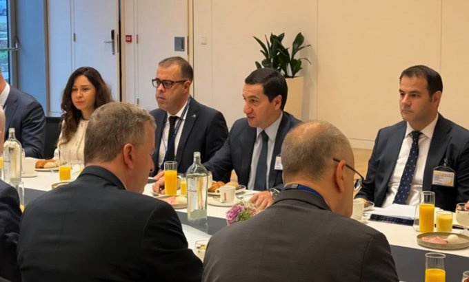 Hikmət Hacıyev NATO Baş Qərargahında blok rəhbərliyi ilə görüş keçirdi