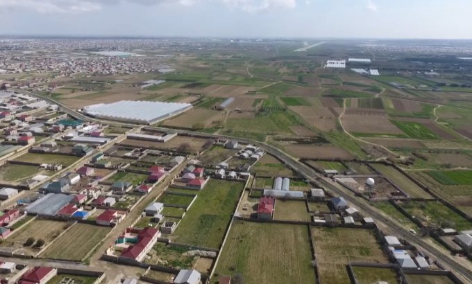 Kənd təsərrüfatı təyinatlı torpaqlarda tikilmiş evlərin aqibəti necə olacaq? (VİDEO)