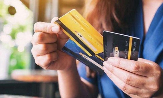 Bankların müştərilərin xəbəri olmadan “qopardığı” xidmət haqları - Bu, nə qədər qanunidir?