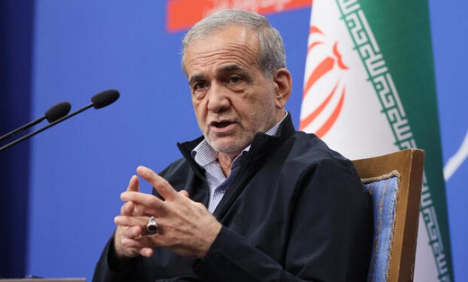 İran Prezidenti etirazçıların nümayəndələri ilə görüşdü