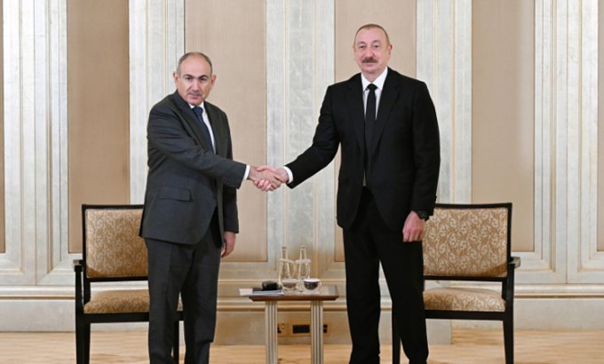 Əbu-Dabidə İlham Əliyev və Nikol Paşinyan arasında geniş tərkibdə görüş keçirilir