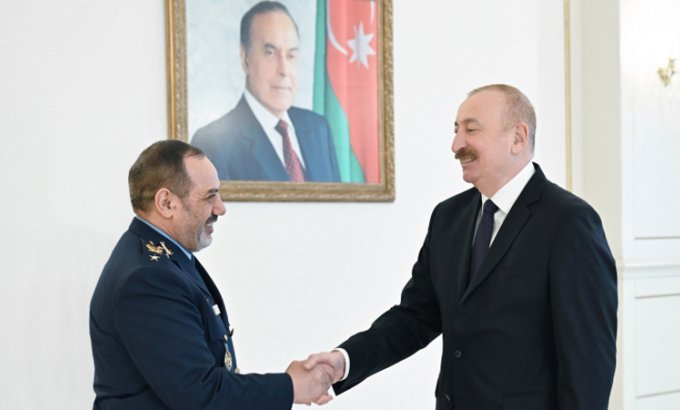 Prezident İranın müdafiə və silahlı qüvvələrə dəstək nazirini qəbul etdi