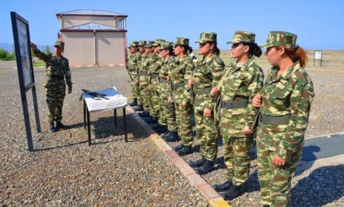 Qadın hərbçilər üçün MAXE müddəti azaldılır