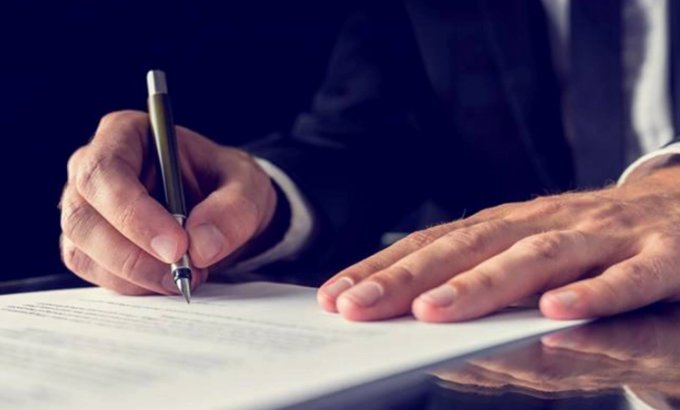 Nazirin iki müavini vəzifəsindən azad edildi