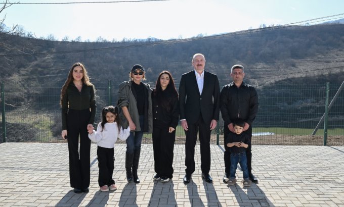 Prezident ailə üzvləri ilə Xocavənd və Xocalıya səfər edib