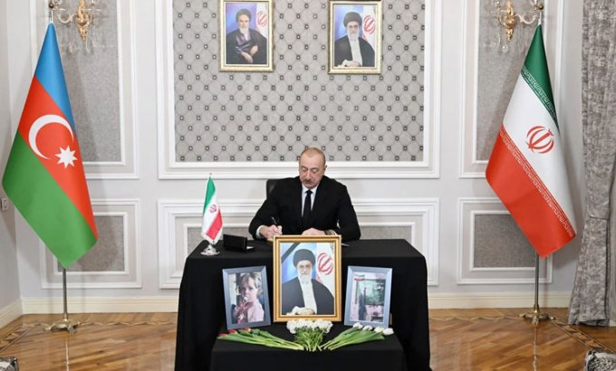 İlham Əliyev İranın ölkəmizdəki səfirliyində oldu, başsağlığı verdi