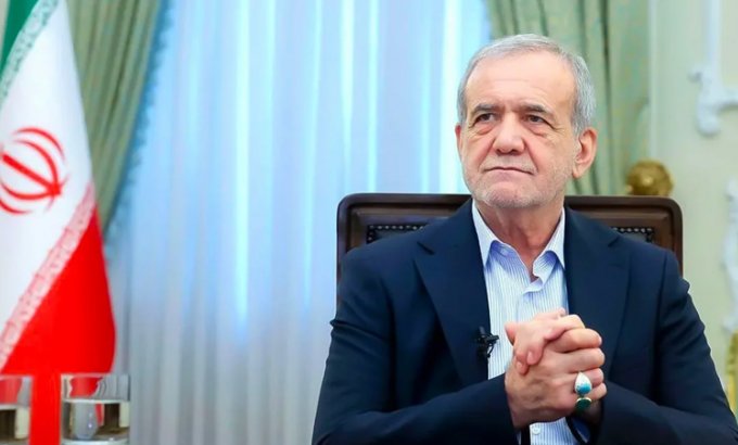 Pezeşkian qonşu ölkələrdən hücumlara görə üzr istədi