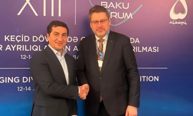 Hikmət Hacıyev Eduard Stipraislə Trans-Xəzər və TRIPP-i müzakirə etdi